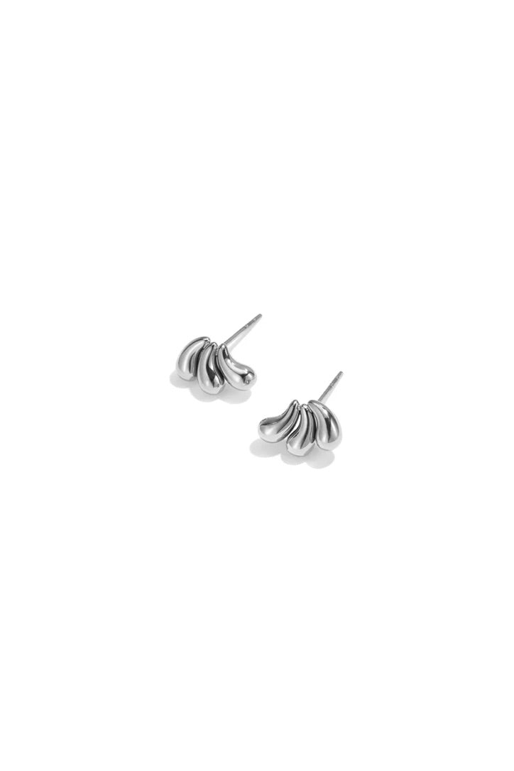 Meja Studs