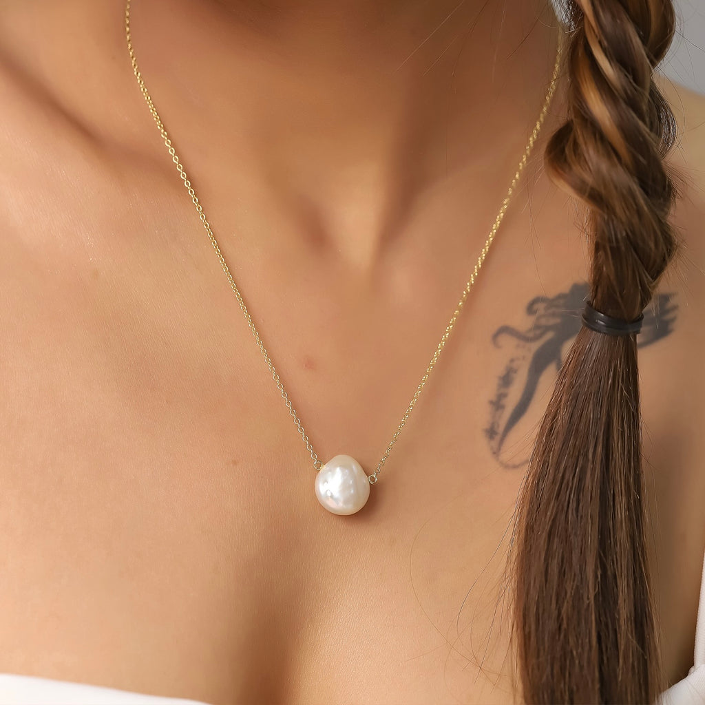 Big Pearl Necklace