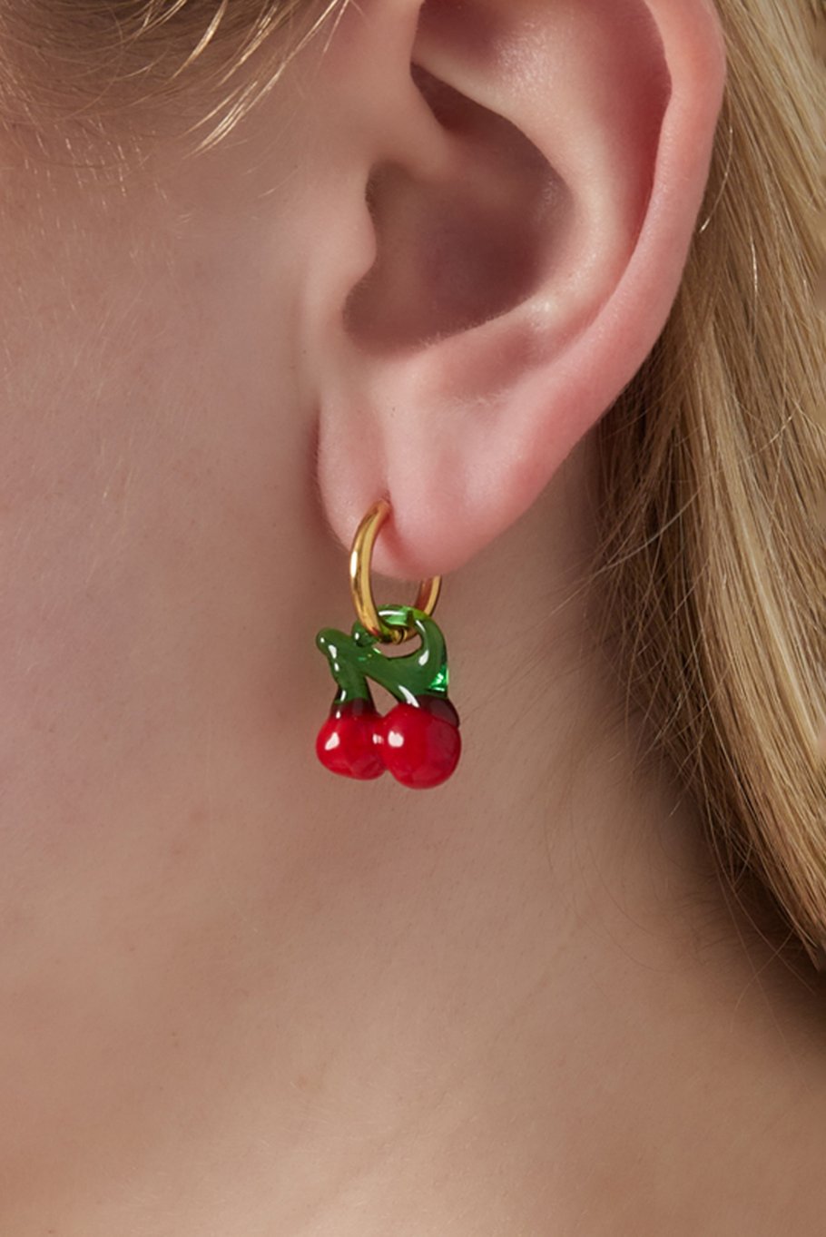 Glassy Cherry Hoops