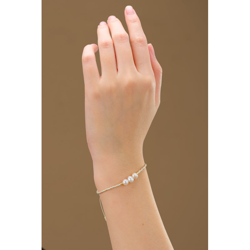 Elegant Pearl Bracelet