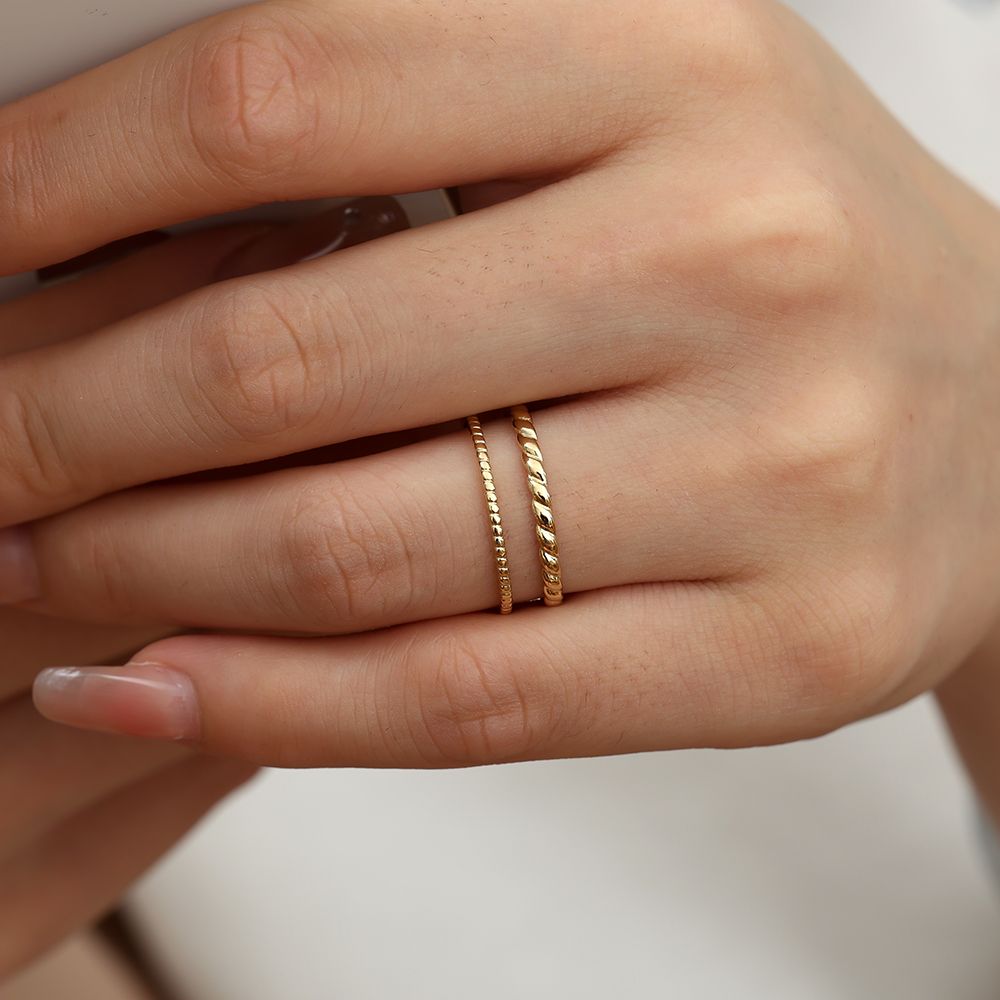 Double Twist Ring